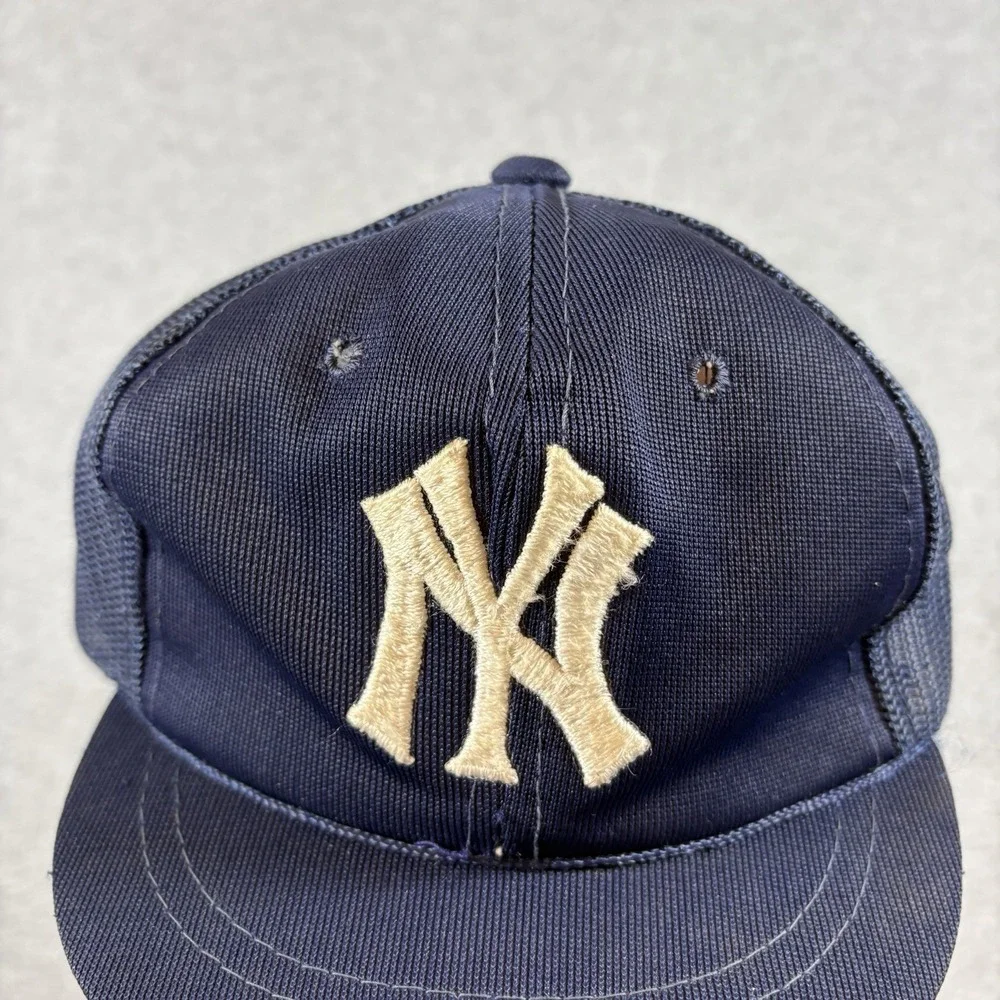 ⁠VTG 80s Sports Specialties NY Yankees Youth 2-4 Trucker Hat Cap Mesh Snapback